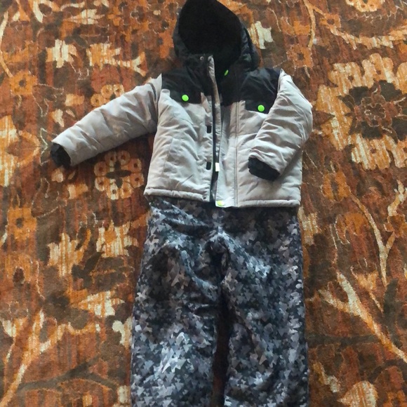 Snowsuits - Picture 3 of 4